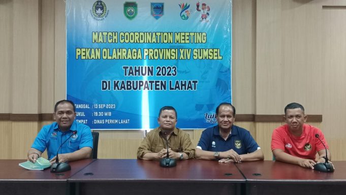 Soal Kericuhan Pemain Palembang versus Wasit, Faisal : Sudah Diberi Sanksi Panitia Disiplin PSSI Sumsel, dibincangi terkait sidang disiplin kericuhan sepak bola di Porprov Lahat.