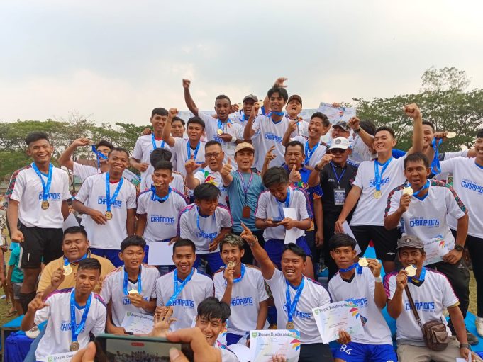 Tumbangkan Muba, Lahat Raih Medali Emas di Porprov Sumsel ke XIV Tim sepak bola Lahat musai bertanding. Foto Istimewa.
