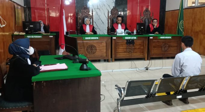 Fikriansyah Penghina Kades di Lahat Divonis 1 Bulan Sidang putusan kasus penghinaan kades di Lahat. Foto istimewa