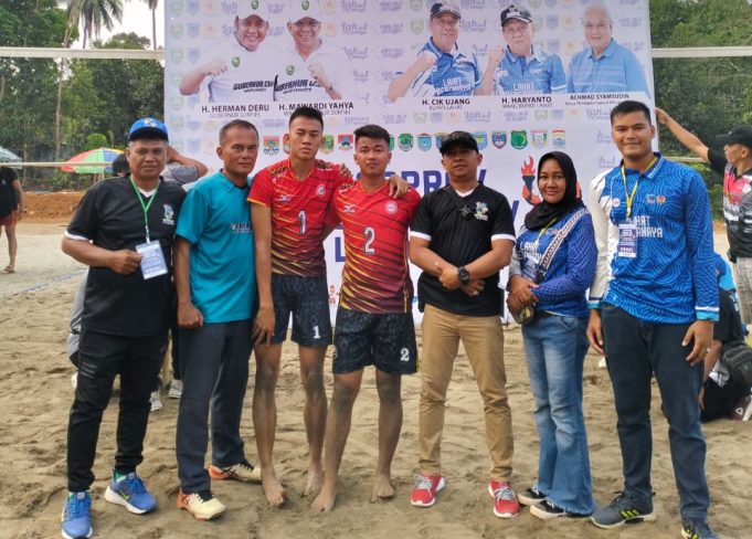 Dua Medali Berhasil Disumbangkan Cabor Volly Pasir Dua Medali Berhasil Disumbangkan Cabor Volly Pasir