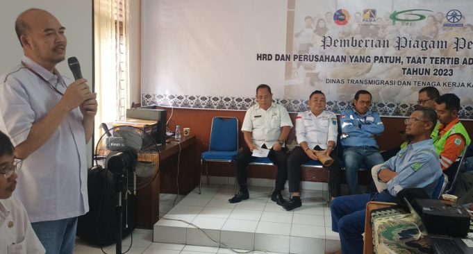 Dinilai Taat dan Kantongi Sertifikat Kompetensi, 22 Praktisi HRD Terima Penghargaan