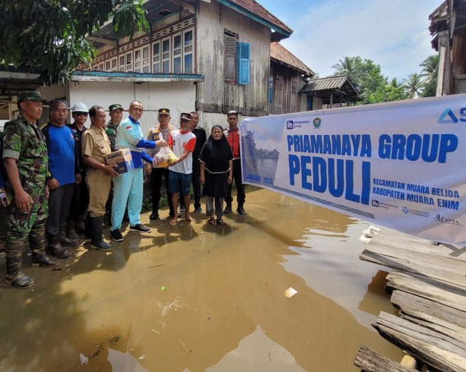 Priamanaya Group Berikan Ratusan Paket Sembako Untuk Korban Banjir