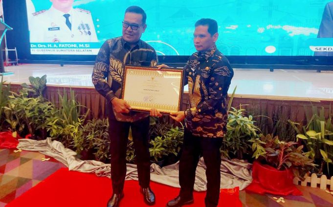 Pemkab Lahat Raih Penghargaan Pengguna Produk Dalam Negeri Terbesar Tingkat Kabupaten/Kota