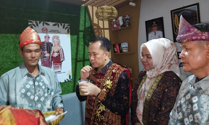 Pj Gubernur Sumsel Seduh Kopi Lahat, Yang Hangat Nikmat Yang Dingin Mantap