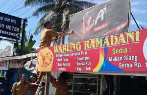 Bapenda Lahat Lepas Reklame Ilegal Belum Bayar Pajak di Kota, Mayoritas Perusahaan Rokok