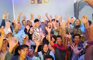Temui Tim dan Warga Ini Pesan Pasangan Berlian