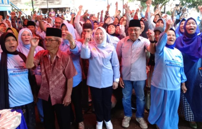 Kunjungi Desa Tanjung Aur Gumay Ulu Pasangan Berlian Disambut Pantun