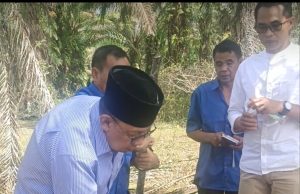 Ziarah, Haryanto Kenang Gigihya Perjuangan H.Anawi dan Hj. Cik Awa