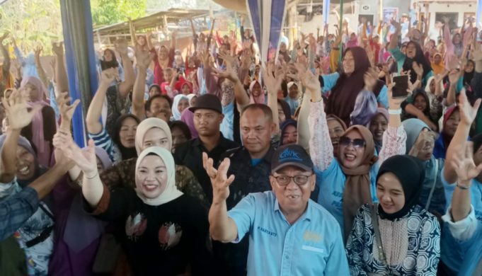 Warga Ulak Mas Jalan Desa Mulus Dimasa Kepemimpinan Cik Ujang-Haryanto