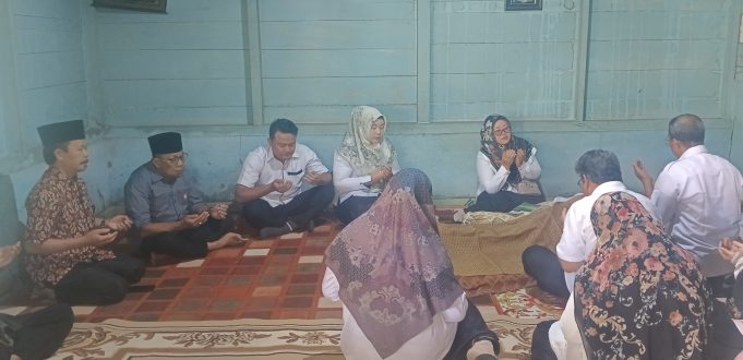 Sampaikan Duka Calon Wakil Bupati Lahat Haryanto Melayat ke Rumah Dedi Wartawan LahatIndependen