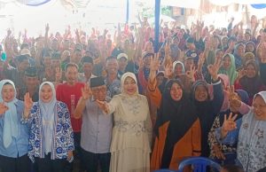 Kampanye Terakhir, Lidyawati-Haryanto Berdialogis dengan Warga Desa Senabing