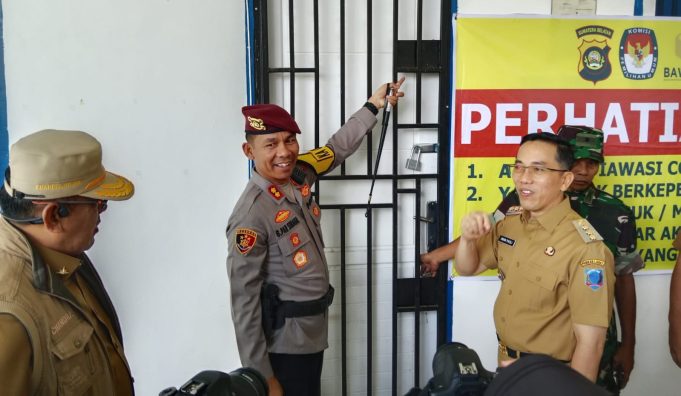 Pantau Penyaluran Logistik Pemilu, Masyarakat Diingatkan Jangan Bertindak Sendiri
