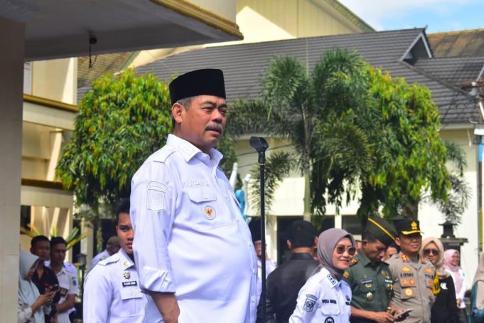 Temukan Lansia 75 Tahun Mengayuh Becak, Bursah : Akan Kita Bantu Setiap Bulan