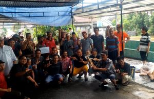 Wabup Lahat Sembelih Satu Ekor Sapi untuk Warga Perumnas Selawe Blok A