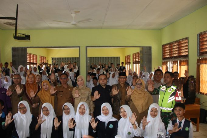 Nikah Dini Masih Sering Terjadi, Wabup Lahat Turun Langsung Beri Sosialisasi ke Pelajar