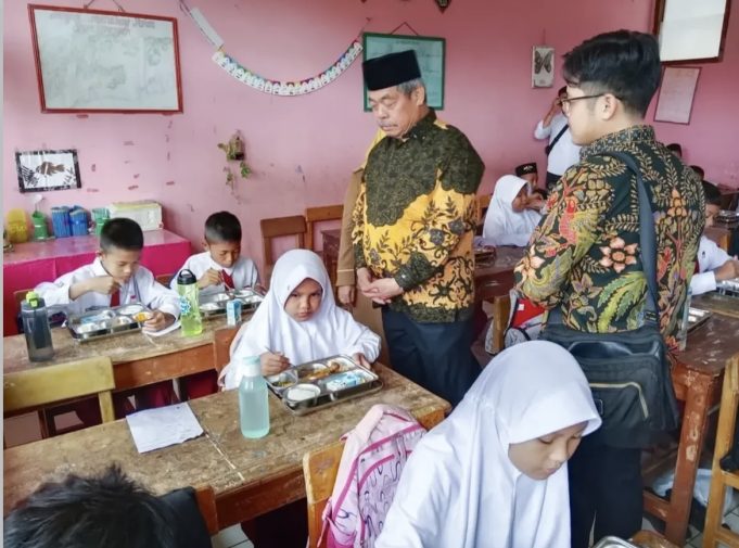 Program MBG Resmi Dimulai, Lahat Masih Butuh Puluhan Dapur MBG