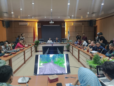 Wabup Lahat Desak PT Supreme Perbaiki Jalan Rusak