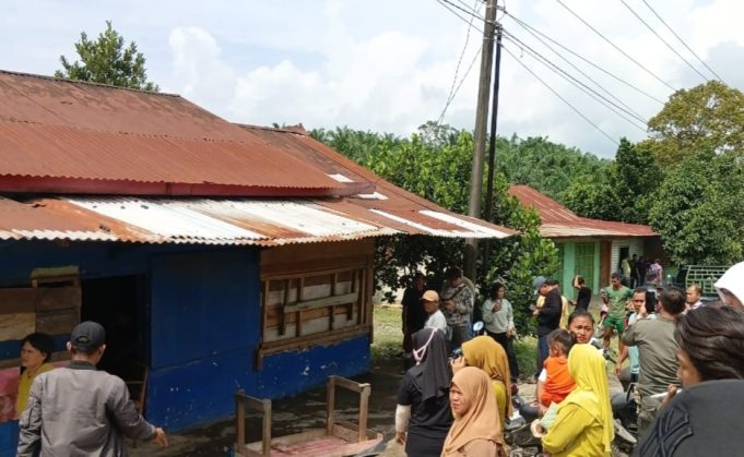 Puluhan Warga di Kikim Barat, Bongkar Paksa Belasan Kafe Asmara