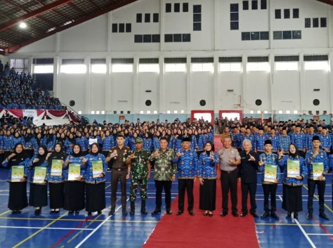 2.785 PPPK Paruh Waktu Lahat Terima SK Pengangkatan