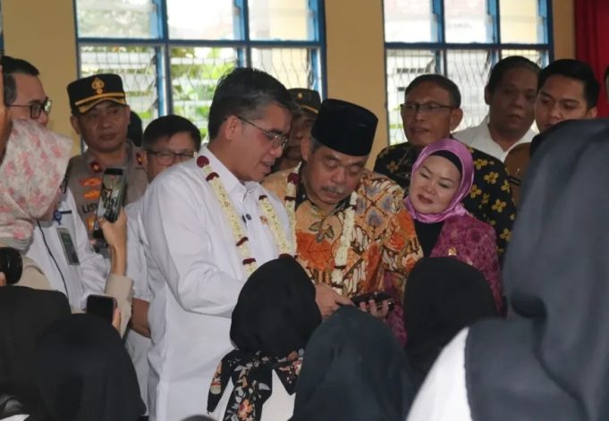 Menaker Ajak Generasi Muda di Lahat Kuasai AI