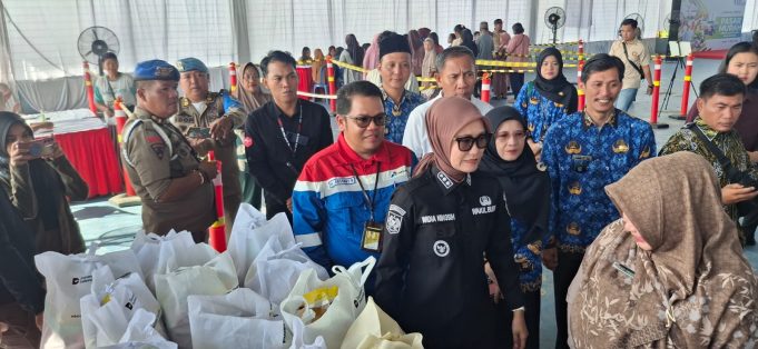 Sembako Rp200 Ribu Ditebus Rp30 Ribu, Kehadiran Widia Ningsih Disambut Antusias Warga