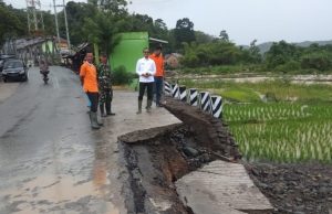 Hujan Mulai Guyur Lahat, Warga Diimbau Bersihkan Sungai dan Selokan