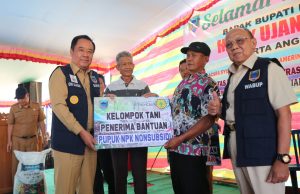 Genjot Produksi, Petani Dapat Bantuan Pupuk Organik Cair Gratis