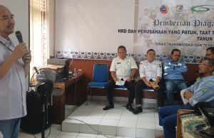 Dinilai Taat dan Kantongi Sertifikat Kompetensi, 22 Praktisi HRD Terima Penghargaan