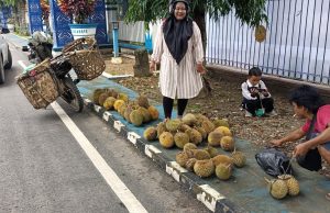 Musim Durian, Volume Sampah di Lahat Meningkat