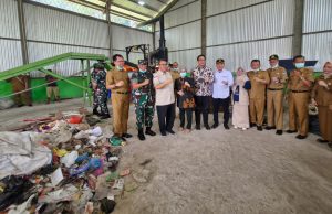 Bukit Asam (PTBA) Serahkan Bantuan Mesin Pemusnah Sampah