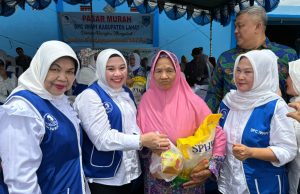 IWAPI dan Dinas Ketahanan Pangan Lahat Salurkan 10 Ton Beras Murah