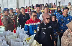 Sembako Rp200 Ribu Ditebus Rp30 Ribu, Kehadiran Widia Ningsih Disambut Antusias Warga